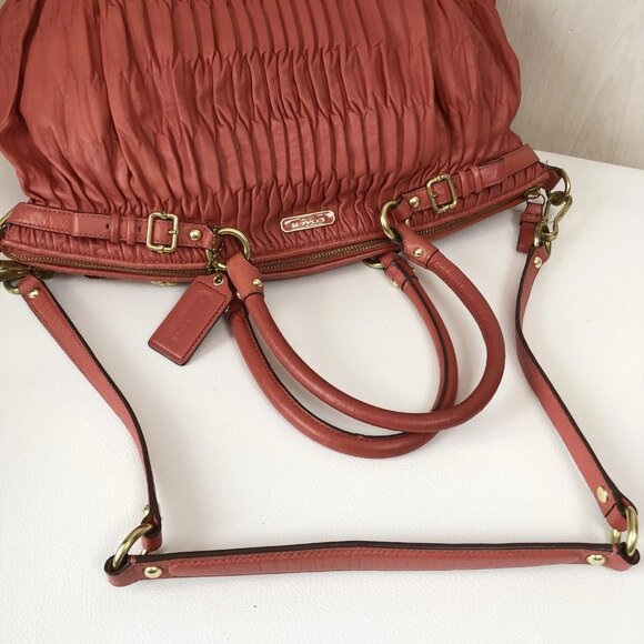 Coach shoulder bag - Picture 13 of 16